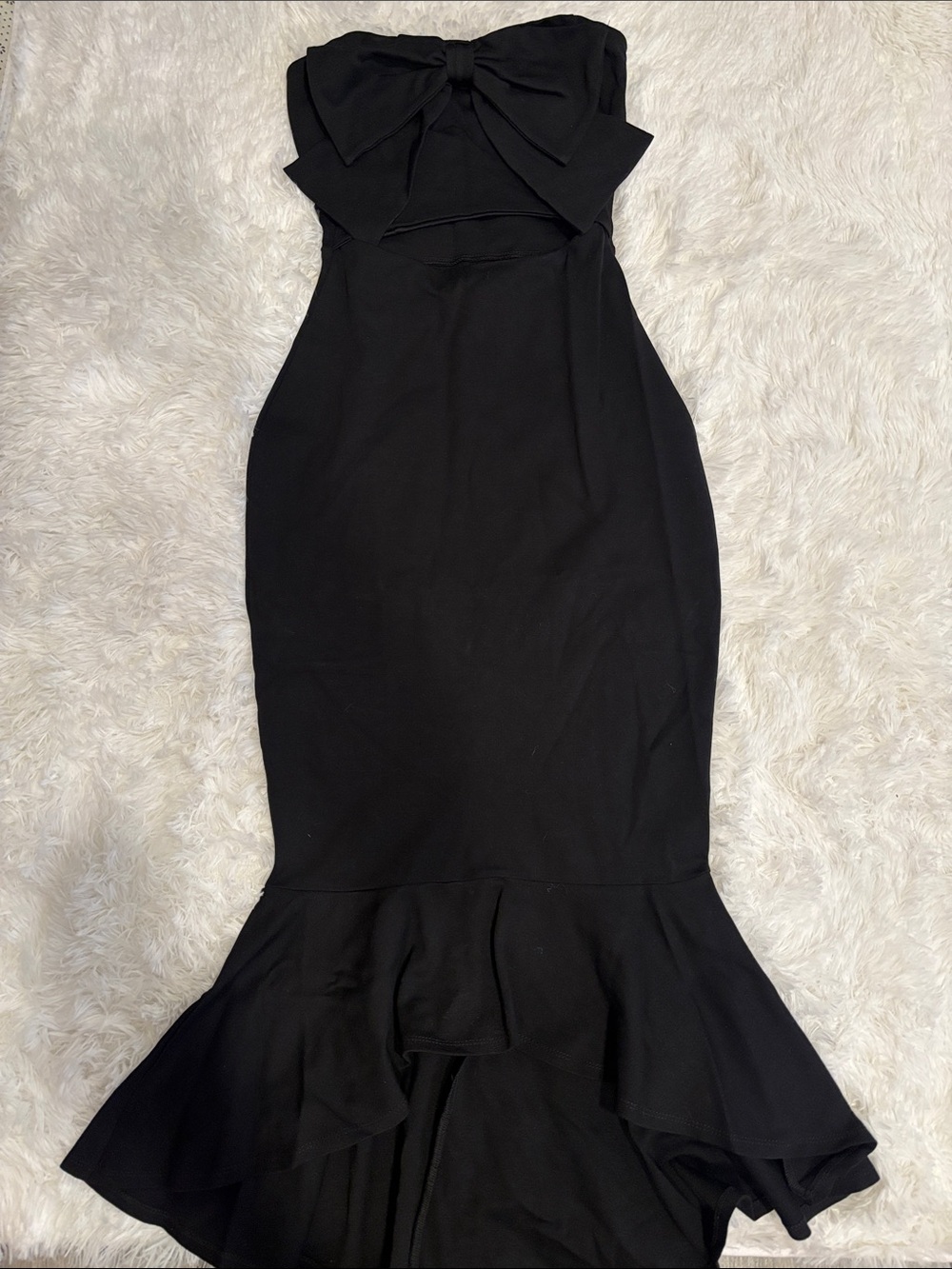 Elegant Strapless Black Mermaid Dress with Bow Accent